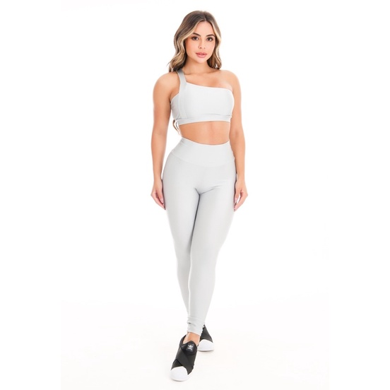 Conjunto Fitness Gladiadora – Alta Sustentação, Brilho Premium e Proteção UV50+ para Seus Treinos
